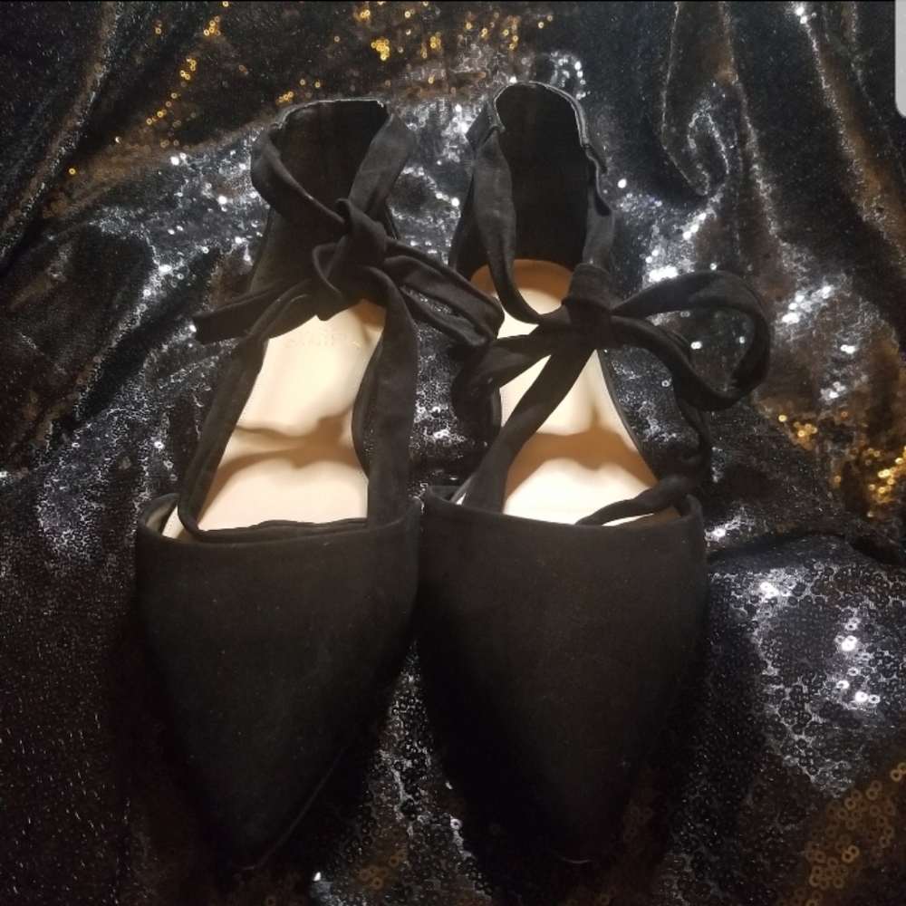 Vince Camuto black ballerina sueded shoe. Size 11